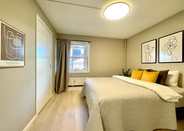 Lägenhet Renovated 2025, Lux *