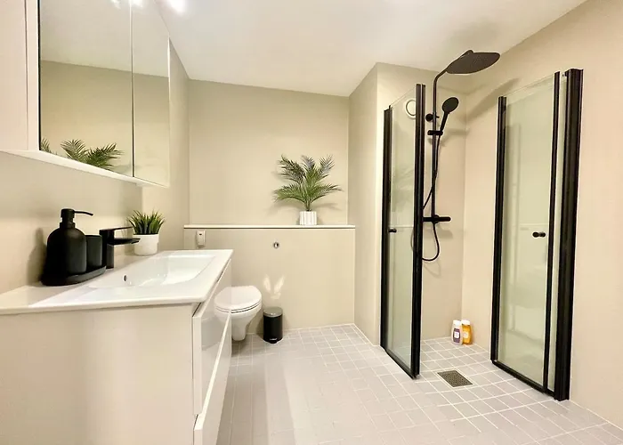 Renovated 2025, Lux