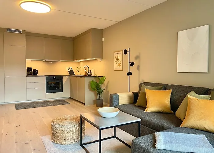 Renovated 2025, Lux *