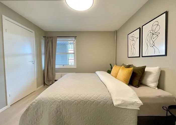 Renovated 2025, Lux Apartment
