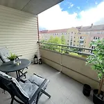 Daire Renovated 2025, Lux